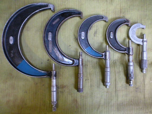 A set of micrometers.JPG